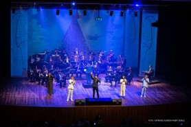 CICLO DAS QUINTAS - Teatro Municipal é tomado pela nostalgia e pela emoção com o especial “Roberto Carlos”