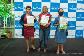 REGULARIZAÇÃO FUNDIÁRIA - Prefeitura entrega 68 títulos definitivos para moradores do Jardim Tropical, Araceli e Raiar do Sol