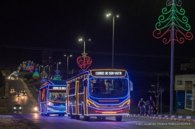 EXPRESSO NATALINO - Passeios pelos pontos iluminados da cidade vão acontecer por mais uma semana