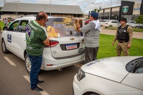 “Adesivaço” leva mensagem por um trânsito seguro aos condutores de Boa Vista