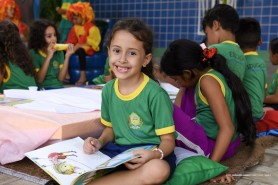 DIA DO LIVRO INFANTIL - Alunos da Escola Raimundo Eloy comemoram data com “Chá Literário”