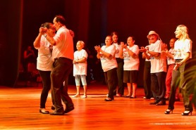 TALENTOS DA MELHOR IDADE - Idosos atendidos pela prefeitura esbanjam vitalidade com apresentações artísticas no Teatro Municipal