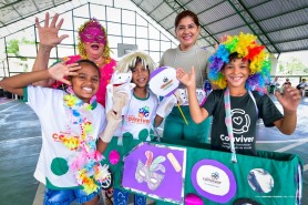 Em clima de carnaval, projetos Conviver e Cabelos de Prata trocam experiências entre gerações