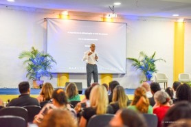 Prefeitura promove palestra sobre alfabetização para professores do ensino fundamental em Boa Vista