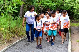 MEIO AMBIENTE E A NOVA GERAÇÃO - Crianças do projeto Conviver aprendem a cuidar da natureza no Bosque dos Papagaios