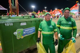 BV JUNINA 25 ANOS - Cuidado e dedicação marcam o trabalho dos agentes de limpeza no Maior Arraial da Amazônia