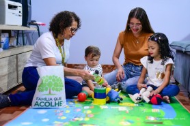 FAMÍLIA QUE ACOLHE - Visitações aos lares transformam rotinas em laços de afeto