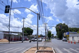 Prefeitura implanta novo semáforo no cruzamento da avenida Major Williams com a rua General Penha Brasil