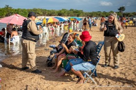 Superintendência de Trânsito leva orientações a banhistas sobre segurança nas praias