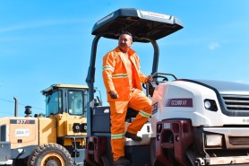 Com entrega de fardamento, prefeitura amplia segurança e valoriza operadores da usina