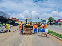 Avenida das Guianas recebe serviços da Operação Tapa Buraco