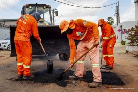 Operação Tapa-Buraco reforça manutenção de vias da cidade