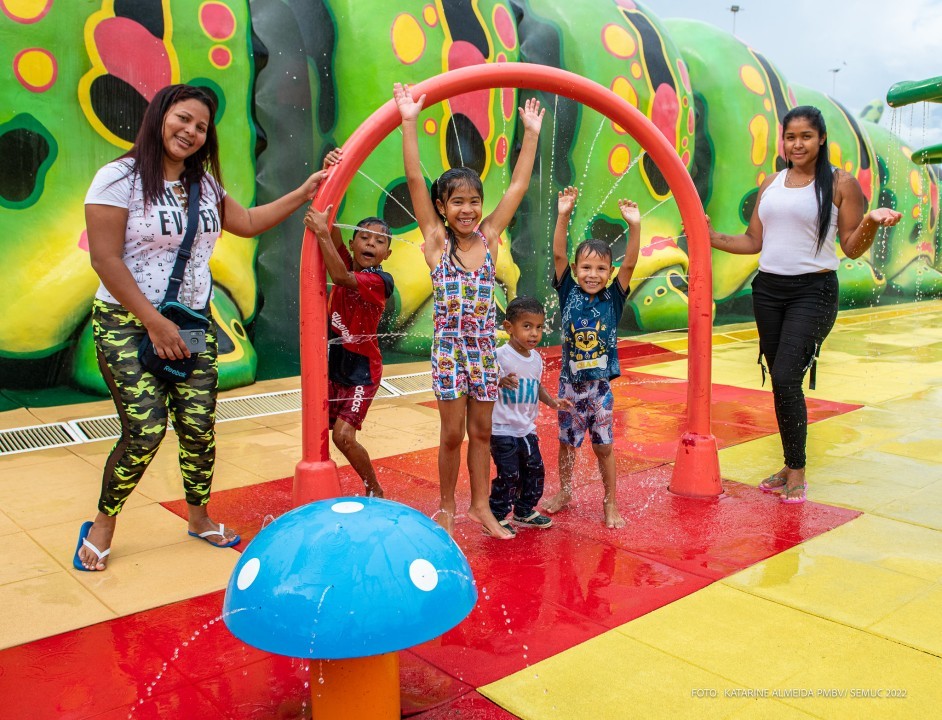 RECESSO ESCOLAR - Selvinha Amazônica: Os brinquedos gigantes e interativos são boas opções de lazer para a criançada