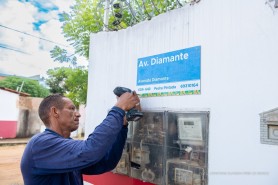 PEDRA PINTADA - Ruas e avenidas do bairro recebem placas de identificação de logradouros