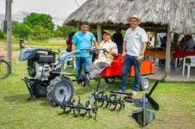 Prefeitura entrega equipamento inovador às comunidades indígenas para fortalecer produção agrícola