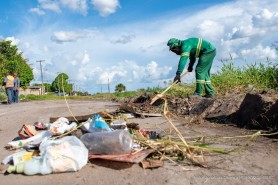 PATRULHA DA CHUVA -  Mais de 120 mil kg de lixo são retirados da rua professor Nonato Chacon, no Laura Moreira
