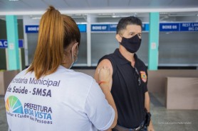 Contra o Coronavirus - Policiais e guardas civis municipais são imunizados em Boa Vista