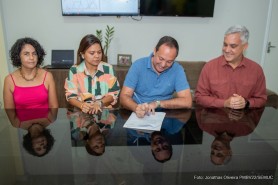 Prefeitura assina termo de cooperação técnica com Universidade Fluminense para capacitar servidores municipais