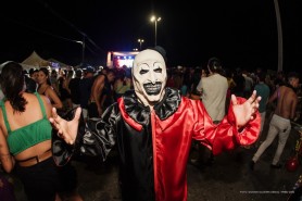 CARNAVAL DE TODOS - Foliões apostam em fantasias inusitadas e chamam a atenção pela criatividade