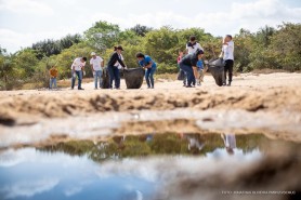 “Dia Mundial da Água”  Jovens do Projeto Crescer dão bons exemplos durante ação de limpeza na Praia do Curupira