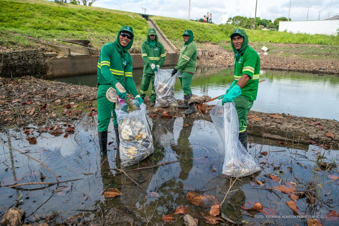 PATRULHA DA CHUVA  - Prefeitura atua diariamente na limpeza de canais e igarapés de Boa Vista