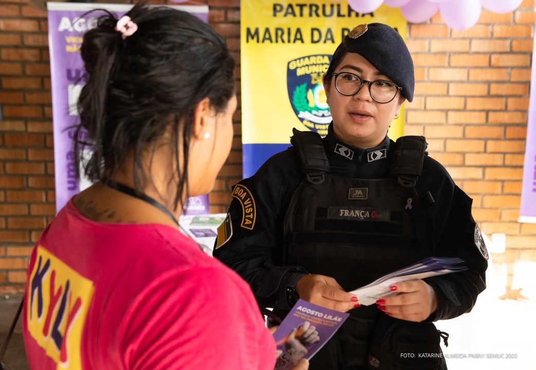 AGOSTO LILÁS - Guarda Municipal orienta população sobre combate à violência contra mulher