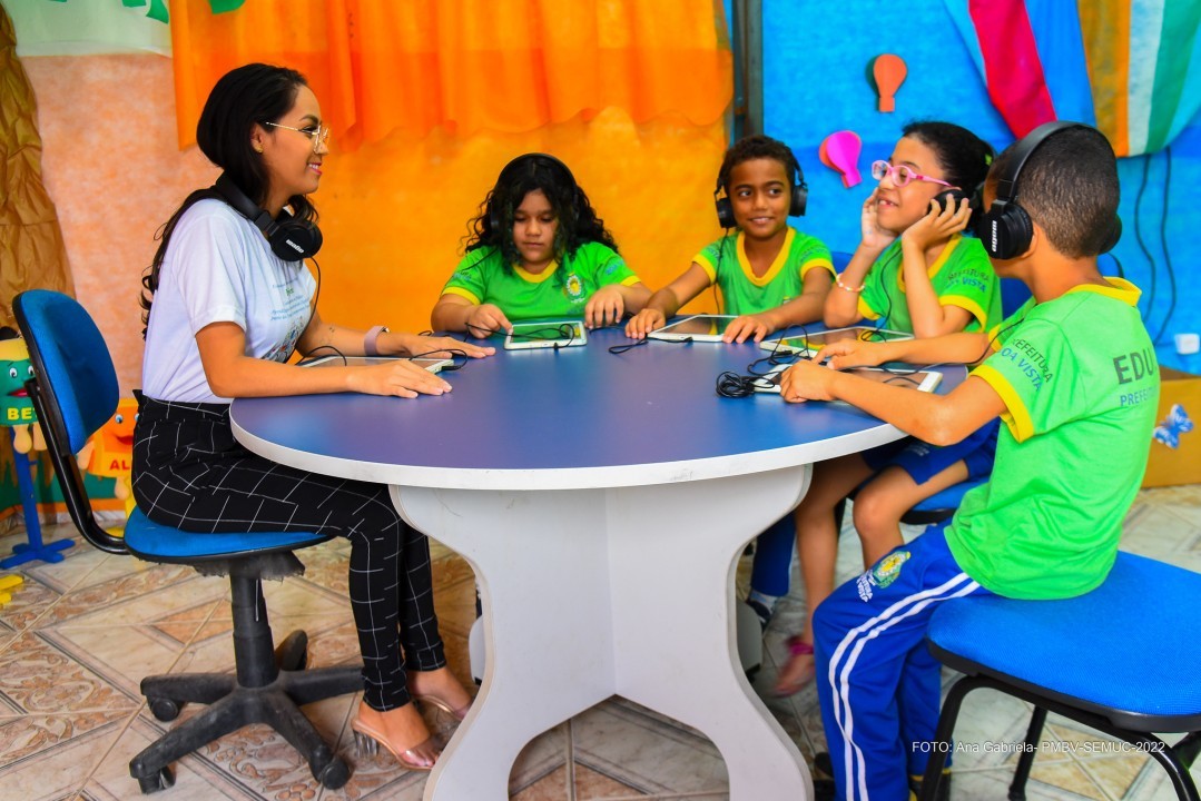 IDENTIDADE CULTURAL - Escola PaImira de Castro Machado promove sarau sobre Multiculturalismo