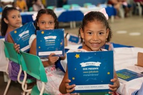 ESTRELAS LITERÁRIAS - Alunos da Escola Profª. Maria Gertrudes têm histórias transformadas em livros