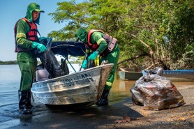 MEIO AMBIENTE - Mais de 600 quilos de lixo são retirados todos os dias das margens do rio Branco, balneários e igarapés de Boa Vista