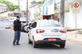 Prefeitura orienta taxistas sobre homologação de carros com capacidade para seis passageiros