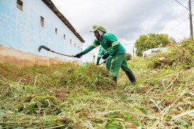 PATRULHA DA CHUVA - Bairro Asa Branca recebe serviços de limpeza, capina e roçagem