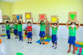 Felicidade e emoção marcam o retorno às aulas presenciais em Boa Vista