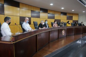 Prefeitura ganha reforço e parcerias para incentivar vacinação de jovens contra a  covid-19