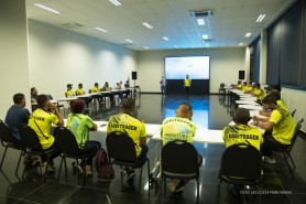 CAPACITAÇÃO - Após conclusão da etapa teórica, árbitros e assistentes de futebol participam de curso prático