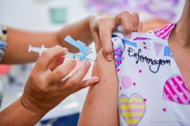 Prefeitura anuncia nova faixa etária de vacinação e prorroga decreto por mais 15 dias