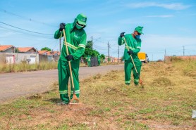 NOVA CIDADE E AIRTON ROCHA -  Equipes de limpeza recolhem mais de 800 toneladas de entulho e galhadas
