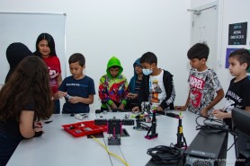 TECNOLOGIA - Empolgação e curiosidade marcam início das aulas do Curso de Robótica Educacional no CCTI