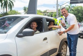 SEMANA DO MEIO AMBIENTE - Ecoblitz: Condutores recebem mudas nativas durante ação ambiental no Centro Cívico