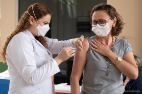 COVID-19  -  Prefeitura alerta população para que reforce cuidados e complete esquema vacinal