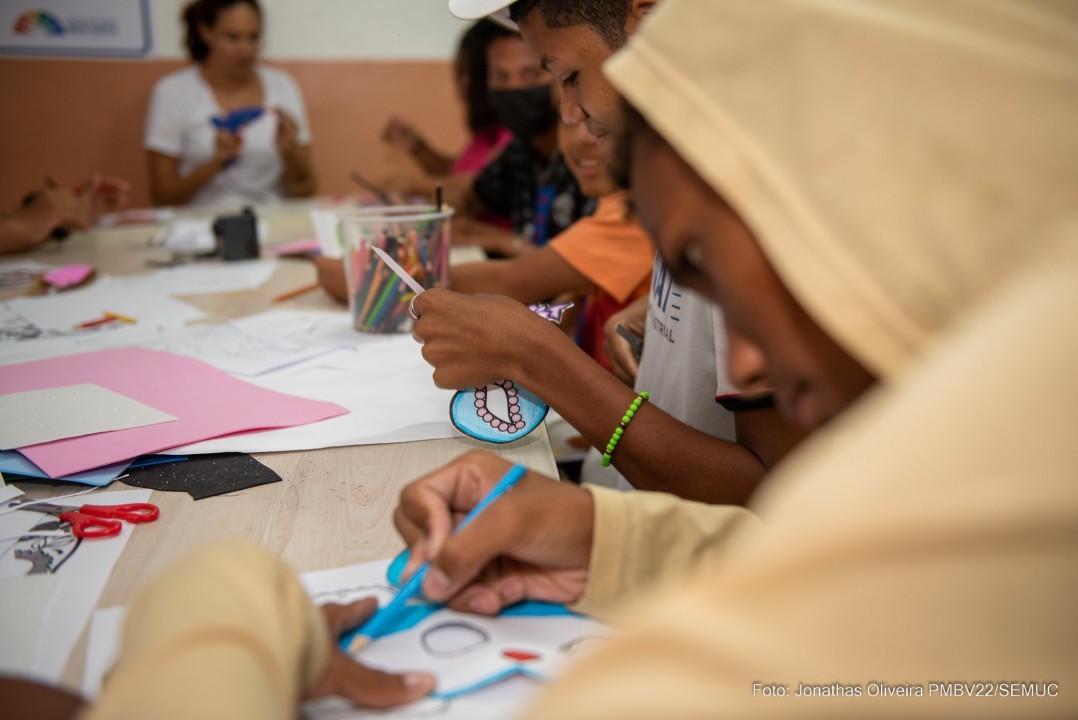 CRAS SÃO FRANCISCO - Jovens do Crescer confeccionam itens decorativos para  ‘Halloween’