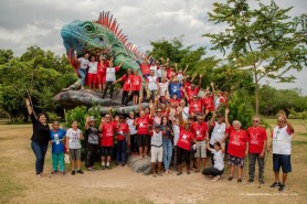 Idosos do Cabelos de Prata se divertem em gincana esportiva na Praça do Mirandinha