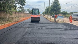 MAIS SEGURANÇA NA PISTA - Acesso à Praia do Caçari recebe melhorias na infraestrutura