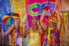 ‘CABELOS DE PRATA’ - Idosos dão show de alegria e disposição em tradicional Baile de Carnaval