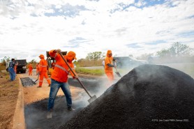 MELHORIAS NAS ESTRADAS - Prefeitura recupera 8 km da vicinal Água Boa para facilitar o acesso na região