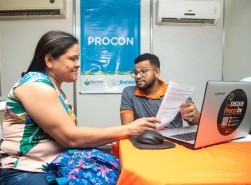 PREFEITURA COM VOCÊ - População busca atendimento em diversos serviços municipais oferecidos neste sábado, 23