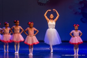 Bailarinos brilham em noite especial no Teatro Municipal de Boa Vista