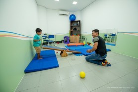 ATENÇÃO E RESPEITO - Centro Especializado em Autismo fortalece assistência aos alunos com TEA da Rede Municipal de Ensino