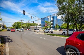 Prefeitura instala novo semáforo na avenida Getúlio Vargas