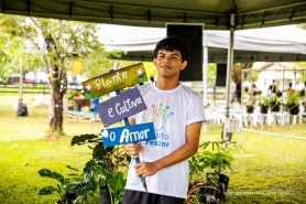 PROJETO CRESCER - Feirinha expõe produção de jovens da Oficina de Educação Ambiental e Compostagem