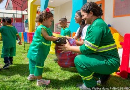 DO LIXO AO LUXO - Crianças do Núcleo de Creches Raiar do Sol aprendem sobre reciclagem e se tornam multiplicadores ambientais